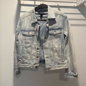 Women’s H&M Light Wash Cropped Denim Jacket